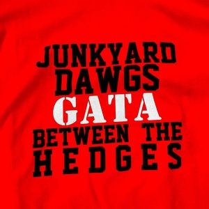 University of Georgia BULLDOGS t-shirt mens Large UGA red print 🐶 Dawgs